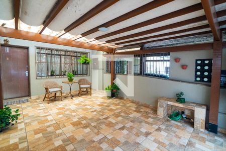 Garagem de casa à venda com 3 quartos, 226m² em Mirandópolis, São Paulo