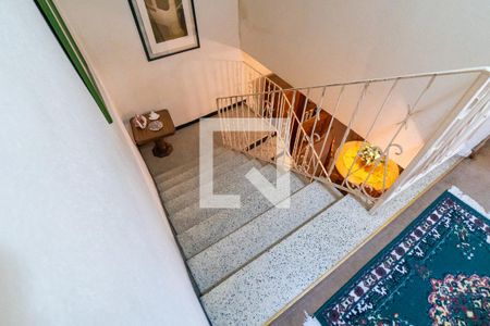 Escada de casa à venda com 3 quartos, 226m² em Mirandópolis, São Paulo