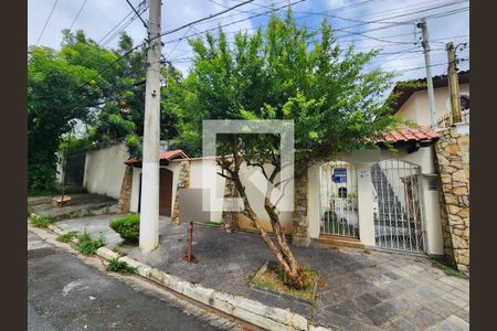 Fachada de casa à venda com 3 quartos, 500m² em Jardim Guapira, São Paulo