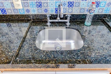 Cozinha de apartamento à venda com 2 quartos, 60m² em Vila Bertioga, São Paulo