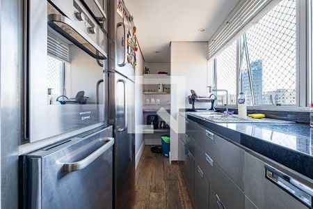 Sala/Cozinha de apartamento à venda com 2 quartos, 190m² em Vila Madalena, São Paulo