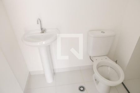 Banheiro da Suíte de apartamento para alugar com 1 quarto, 27m² em Parque Industrial Tomas Edson, São Paulo