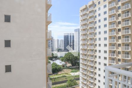 Vista da Suíte de apartamento para alugar com 1 quarto, 27m² em Parque Industrial Tomas Edson, São Paulo