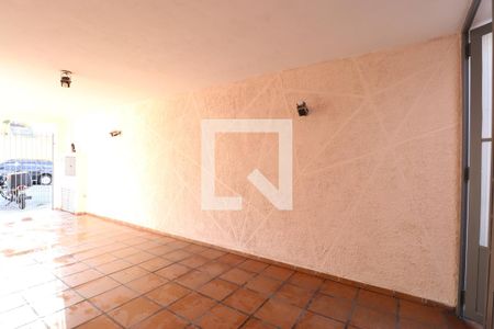 Garagem de casa à venda com 2 quartos, 117m² em Vila Ipojuca, São Paulo