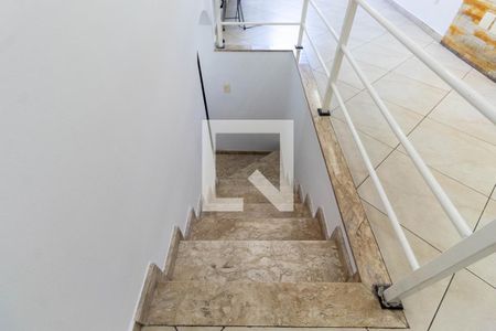 Escada de casa à venda com 2 quartos, 80m² em Vila Ré, São Paulo