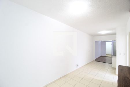 Sala de casa de condomínio para alugar com 3 quartos, 90m² em Aclimação, Uberlândia