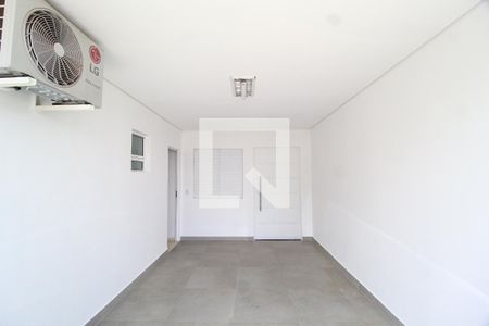 Garagem de casa de condomínio para alugar com 3 quartos, 90m² em Aclimação, Uberlândia