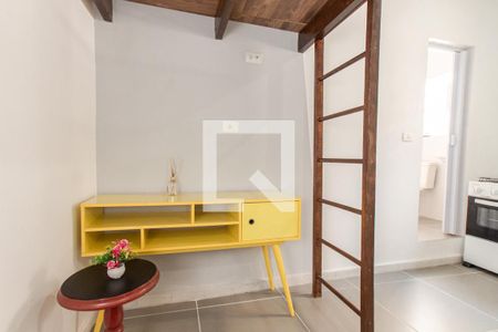 Sala e Quarto de casa para alugar com 1 quarto, 17m² em Vila Gustavo, São Paulo