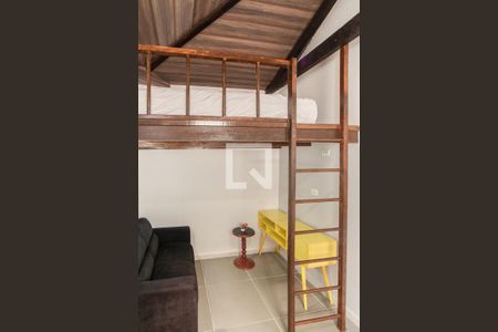 Sala e Quarto de casa para alugar com 1 quarto, 17m² em Vila Gustavo, São Paulo