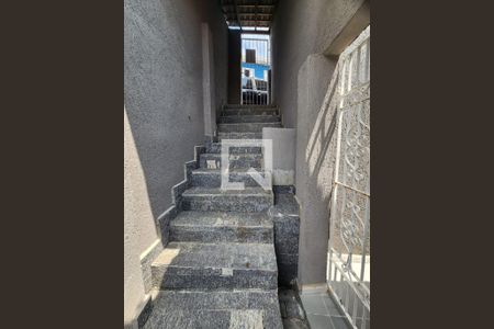 Escada de casa para alugar com 1 quarto, 17m² em Vila Gustavo, São Paulo