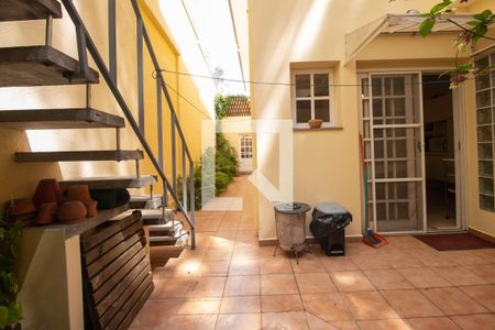 Lavanderia de casa à venda com 3 quartos, 220m² em Vila Elvira, São Paulo