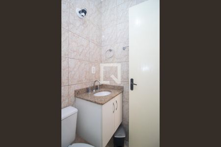 Banheiro 2 de casa à venda com 4 quartos, 120m² em Ipanema, Porto Alegre