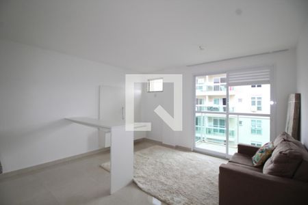 Sala de kitnet/studio à venda com 1 quarto, 40m² em Taquara, Rio de Janeiro