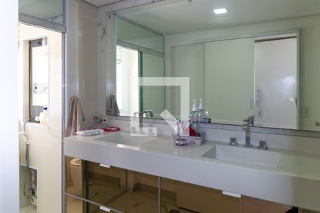 Banheiro 1 da Suíte 2 de apartamento à venda com 4 quartos, 238m² em Vila Ivone, São Paulo