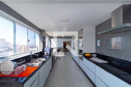 Cozinha de apartamento à venda com 4 quartos, 238m² em Vila Ivone, São Paulo