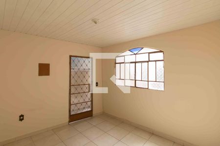 Sala de kitnet/studio para alugar com 1 quarto, 40m² em Glória, Belo Horizonte