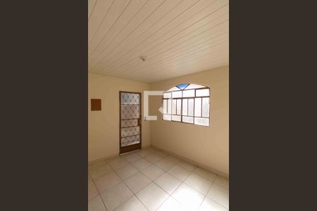 Sala de kitnet/studio para alugar com 1 quarto, 40m² em Glória, Belo Horizonte