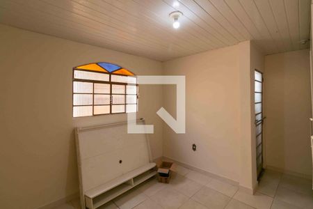 Quarto  de kitnet/studio para alugar com 1 quarto, 40m² em Glória, Belo Horizonte
