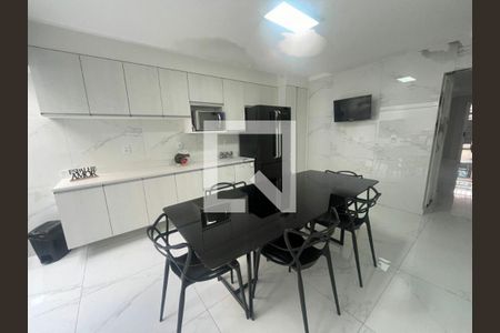 Casa à venda com 3 quartos, 130m² em Vila Carrão, São Paulo