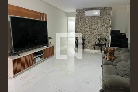 Casa à venda com 3 quartos, 130m² em Vila Carrão, São Paulo