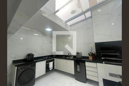 Casa à venda com 3 quartos, 130m² em Vila Carrão, São Paulo