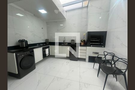 Casa à venda com 3 quartos, 130m² em Vila Carrão, São Paulo