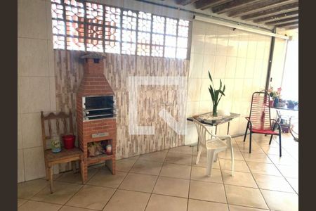 Casa à venda com 2 quartos, 200m² em Vila Carrão, São Paulo
