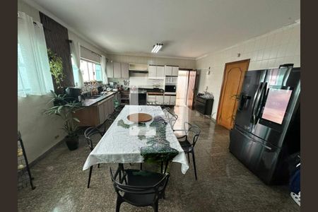 Casa à venda com 5 quartos, 510m² em Vila Carrão, São Paulo