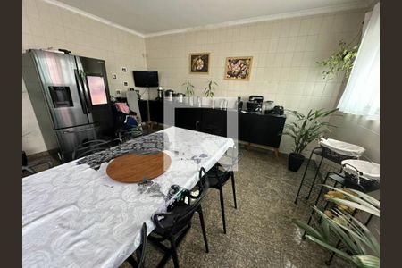 Casa à venda com 5 quartos, 510m² em Vila Carrão, São Paulo