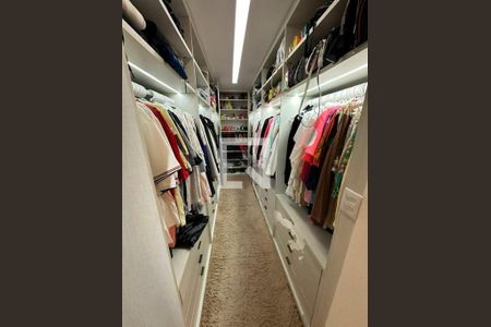 Casa à venda com 5 quartos, 510m² em Vila Carrão, São Paulo