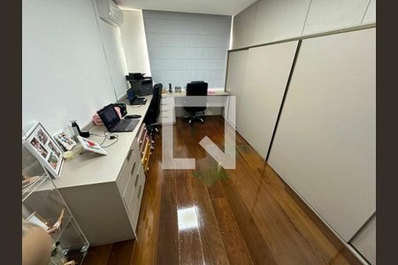 Casa à venda com 5 quartos, 510m² em Vila Carrão, São Paulo