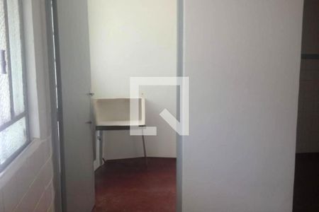 Casa à venda com 4 quartos, 200m² em Vila Invernada, São Paulo