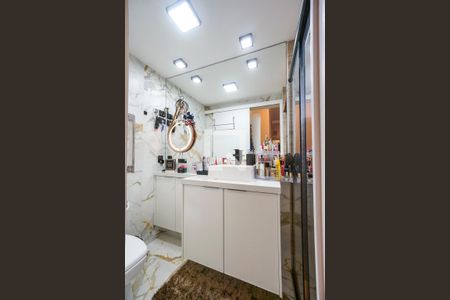 Banheiro da suíte de apartamento à venda com 3 quartos, 98m² em Vila Carrão, São Paulo