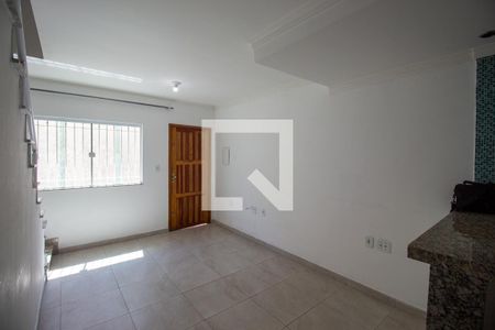 Sala de casa de condomínio para alugar com 2 quartos, 72m² em Jardim Silva Teles, São Paulo