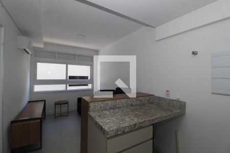 Sala/Cozinha de apartamento à venda com 1 quarto, 31m² em Cidade Baixa, Porto Alegre