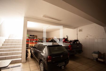 Garagem de casa para alugar com 5 quartos, 530m² em Vila Romero, São Paulo