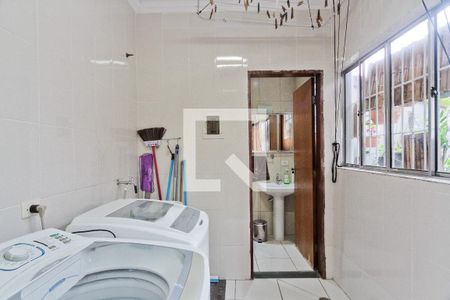 Casa 2 - área de serviço de casa para alugar com 5 quartos, 530m² em Vila Romero, São Paulo