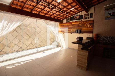 Churrasqueira de casa para alugar com 5 quartos, 530m² em Vila Romero, São Paulo