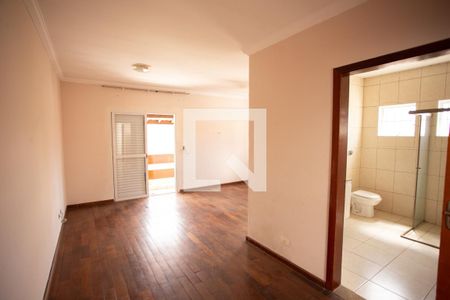 Suíte 3 de casa para alugar com 5 quartos, 530m² em Vila Romero, São Paulo