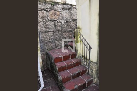 Área Externa de casa para alugar com 2 quartos, 192m² em Vila Bruna, São Paulo