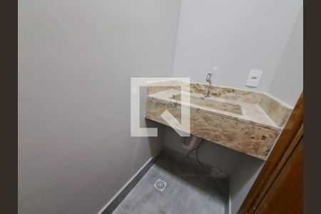 Casa à venda com 3 quartos, 185m² em Vila Carrão, São Paulo