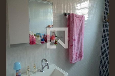 Casa à venda com 3 quartos, 200m² em Vila Tolstoi, São Paulo