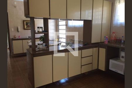 Casa à venda com 4 quartos, 280m² em Vila Carrão, São Paulo