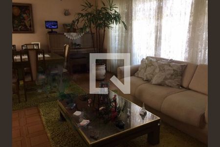 Casa à venda com 4 quartos, 280m² em Vila Carrão, São Paulo