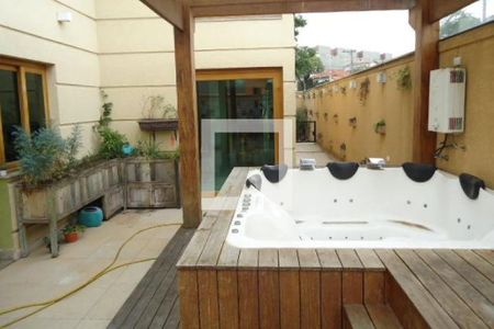 Casa à venda com 3 quartos, 200m² em Vila Matilde, São Paulo