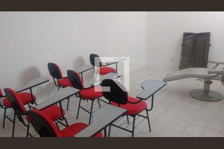 Casa à venda com 10 quartos, 324m² em Vila Antonieta, São Paulo