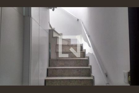 Casa à venda com 10 quartos, 324m² em Vila Antonieta, São Paulo