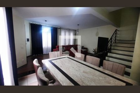 Casa à venda com 3 quartos, 241m² em Vila Carrão, São Paulo