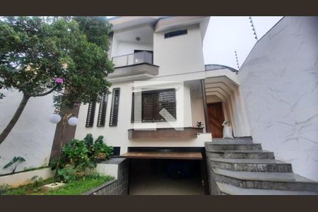 Casa à venda com 3 quartos, 241m² em Vila Carrão, São Paulo