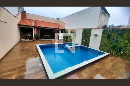 Casa à venda com 3 quartos, 241m² em Vila Carrão, São Paulo